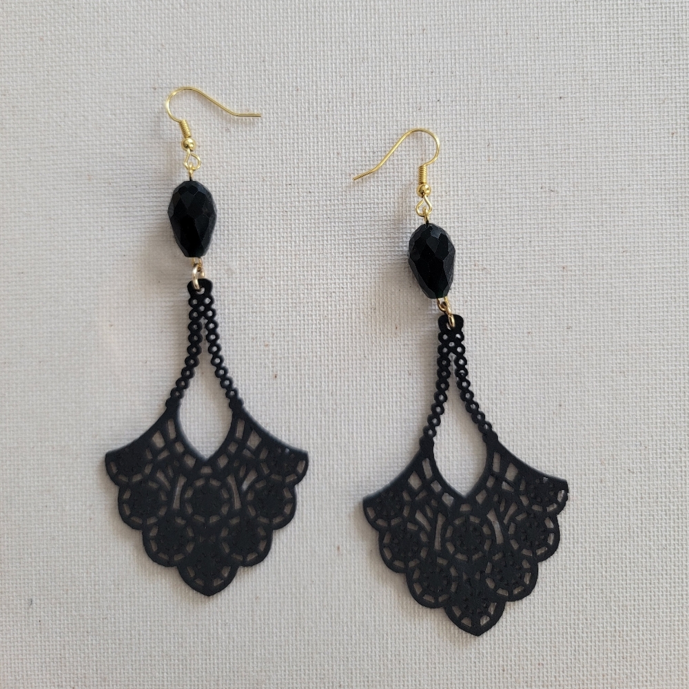 Elegant Black and Gold Dangle Earrings